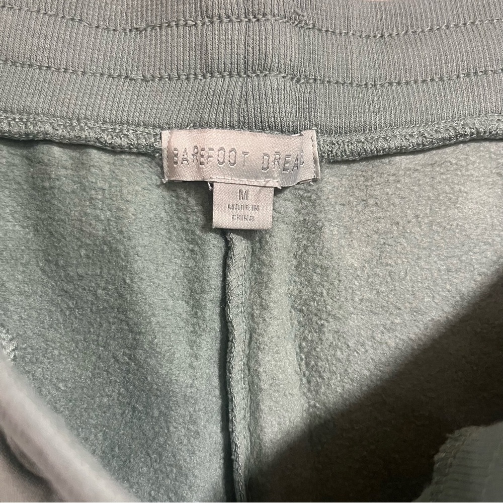 Barefoot Dreams Green Joggers with Cozy Fit - Picture 5 of 9